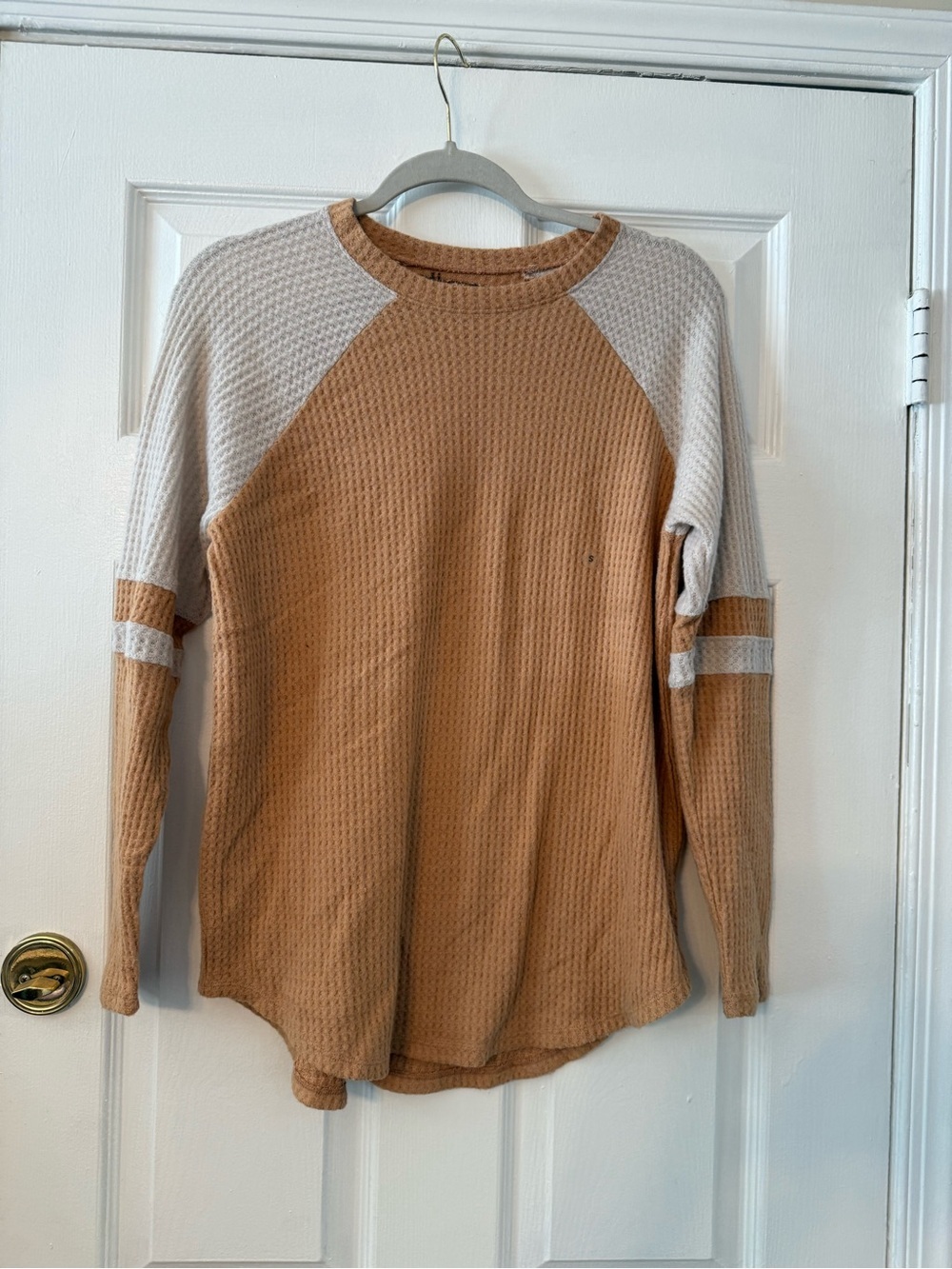 American Eagle Outfitters Two-Tone Waffle Crewneck Sweater - Tan & Cream